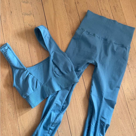 FP movement good karma Sports Bra and Leggings Set - Picture 4 of 4